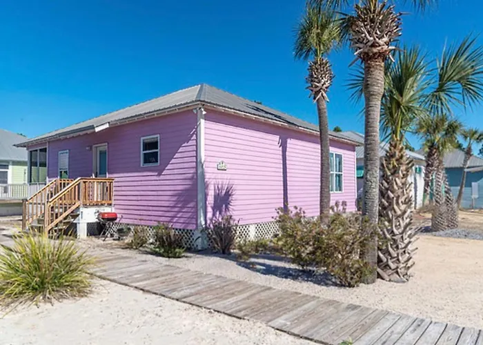 Charming Retreat 3 Bedroom House With Private Entrance Holiday home
