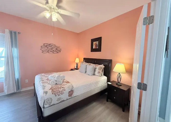 Charming Retreat 3 Bedroom House With Private Entrance * Gulf Shores