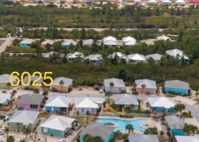 Holiday home Charming Retreat 3 Bedroom House With Private Entrance