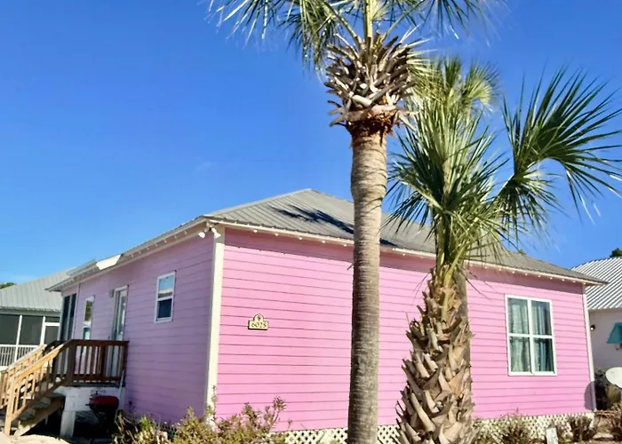 Holiday home Charming Retreat 3 Bedroom House With Private Entrance *