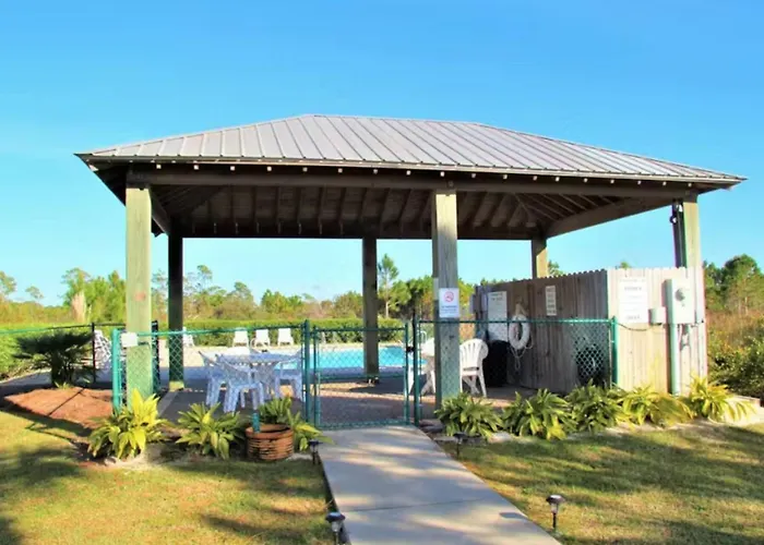 Charming Retreat 3 Bedroom House With Private Entrance * Gulf Shores