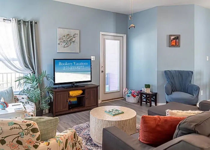 Charming Retreat 3 Bedroom House With Private Entrance