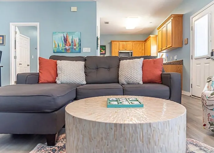 Charming Retreat 3 Bedroom House With Private Entrance * Gulf Shores