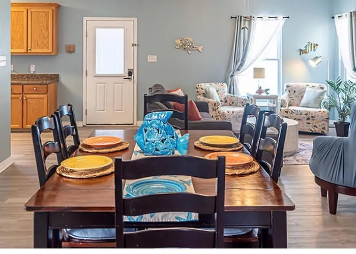 Charming Retreat 3 Bedroom House With Private Entrance Holiday home *
